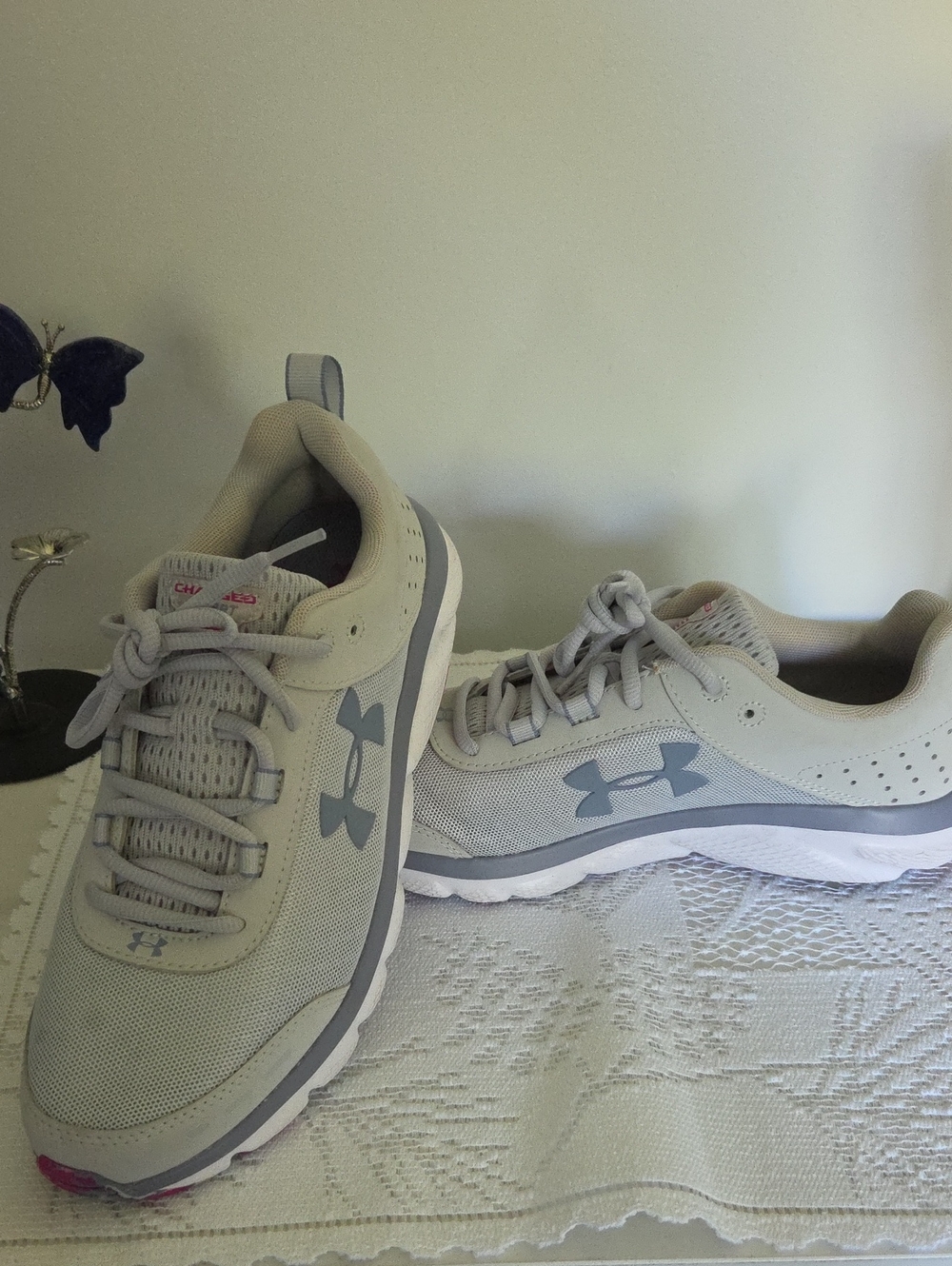 Under Armour Women’s Light Gray Mesh Athletic Shoes